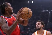 NBA常规赛 小卡时隔253天复出19分钟打卡 哈登10+15 快船大胜老鹰