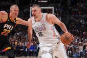 约基奇缔造79年NBA纪录 成首位30分20板20助球员