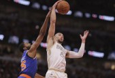 NBA常规赛 罗斯之夜！拉文33+7 唐斯44+16 公牛3人20+掀翻尼克斯
