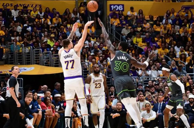 nba季后赛湖人95-117惨败森林狼
