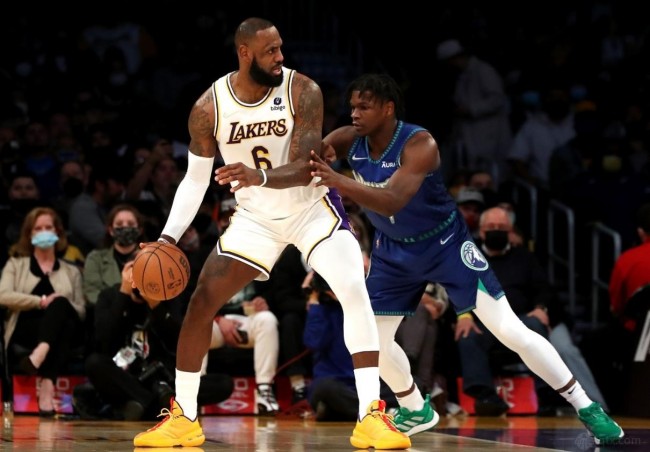 NBA季后赛森林狼3-1湖人夺赛点